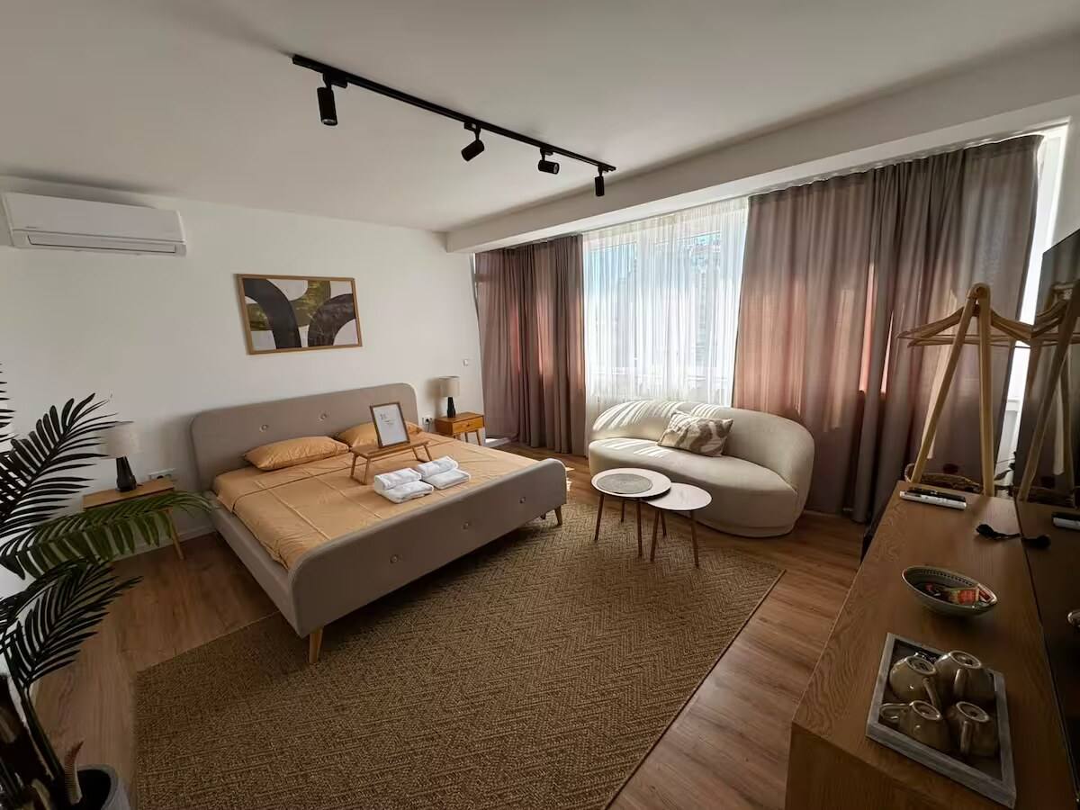 Foto e Apartament Premium me pamje nga Sheshi